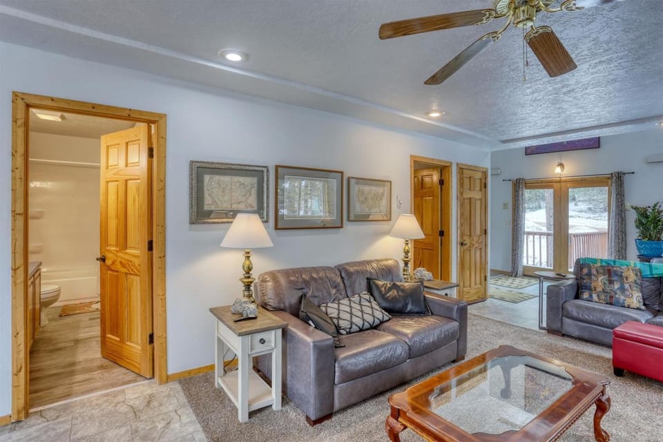 Aaron`s Aspen Retreat- Pet House in North Lawrence