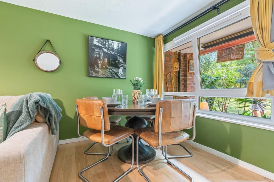 25 Percent Off Weekend Deal! Family-Friendly Retreat Near London Bridge & Shard w Parking & near 3 Stations- Very Close to City Center! Apartment in London Borough of Southwark