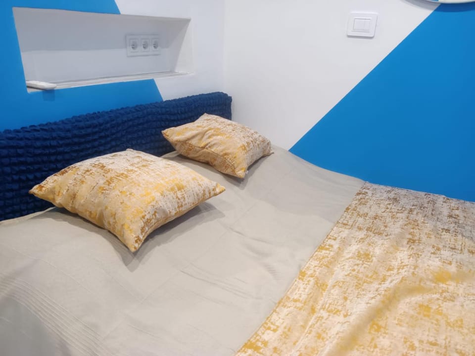 Pokój dla 2 z prywatnym balkonem, łazienką i wejściem Apartment in Bari