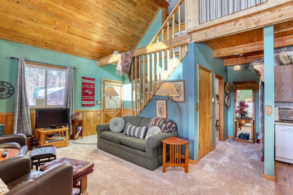 Cozy Black Hills Retreat House in North Lawrence