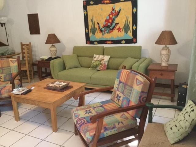 Centric, clean, safe, with pool & monkey visitors Apartment in Tamarindo