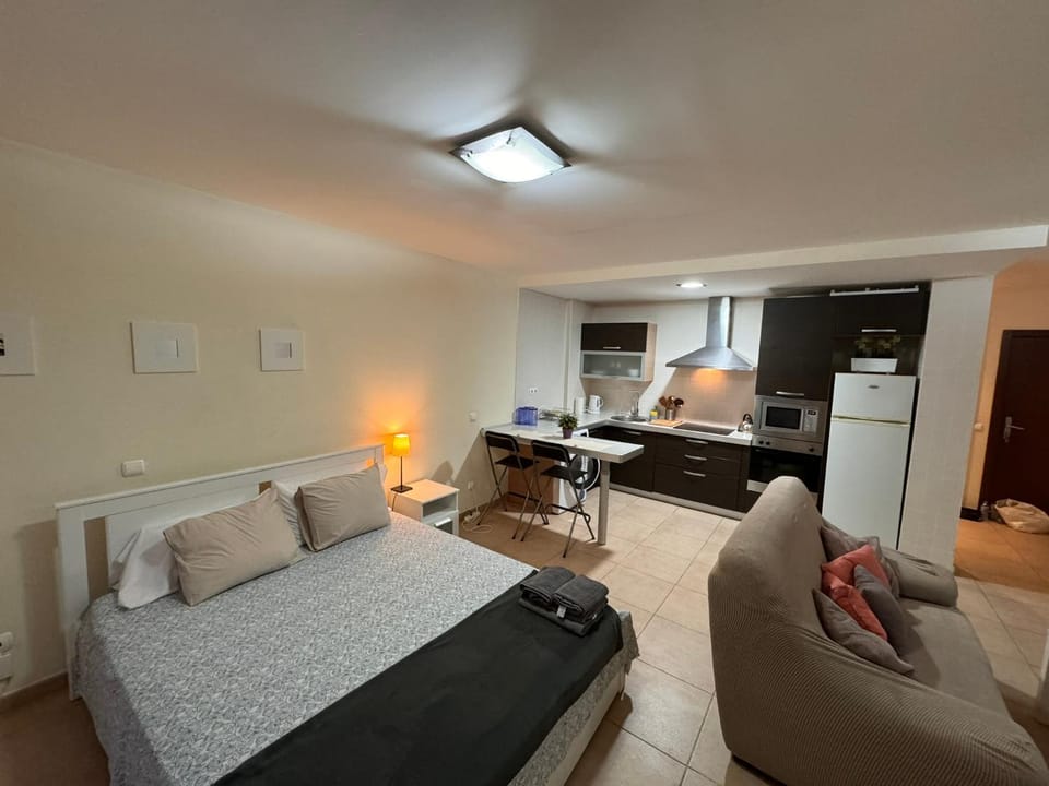 Kitchen or kitchenette, Living room, Dining area