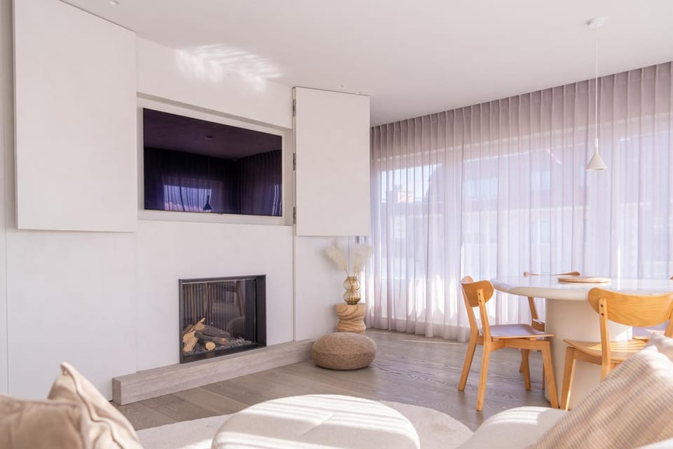 TV and multimedia, Living room, fireplace