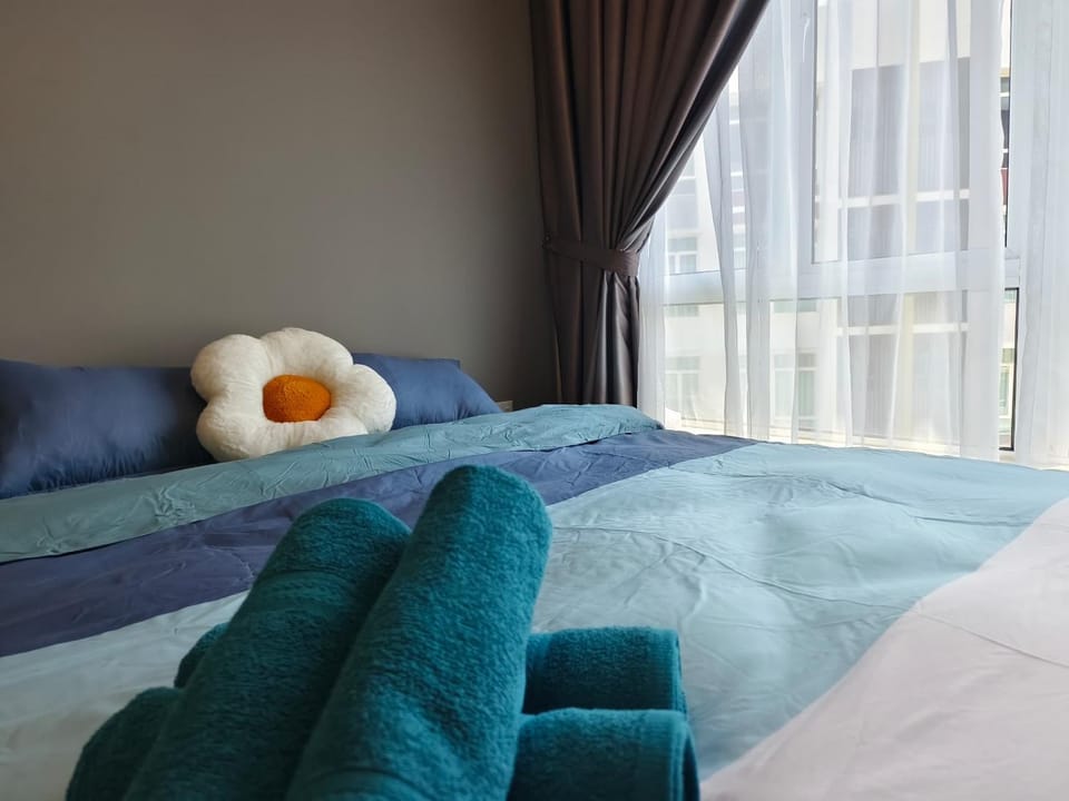Bed, towels