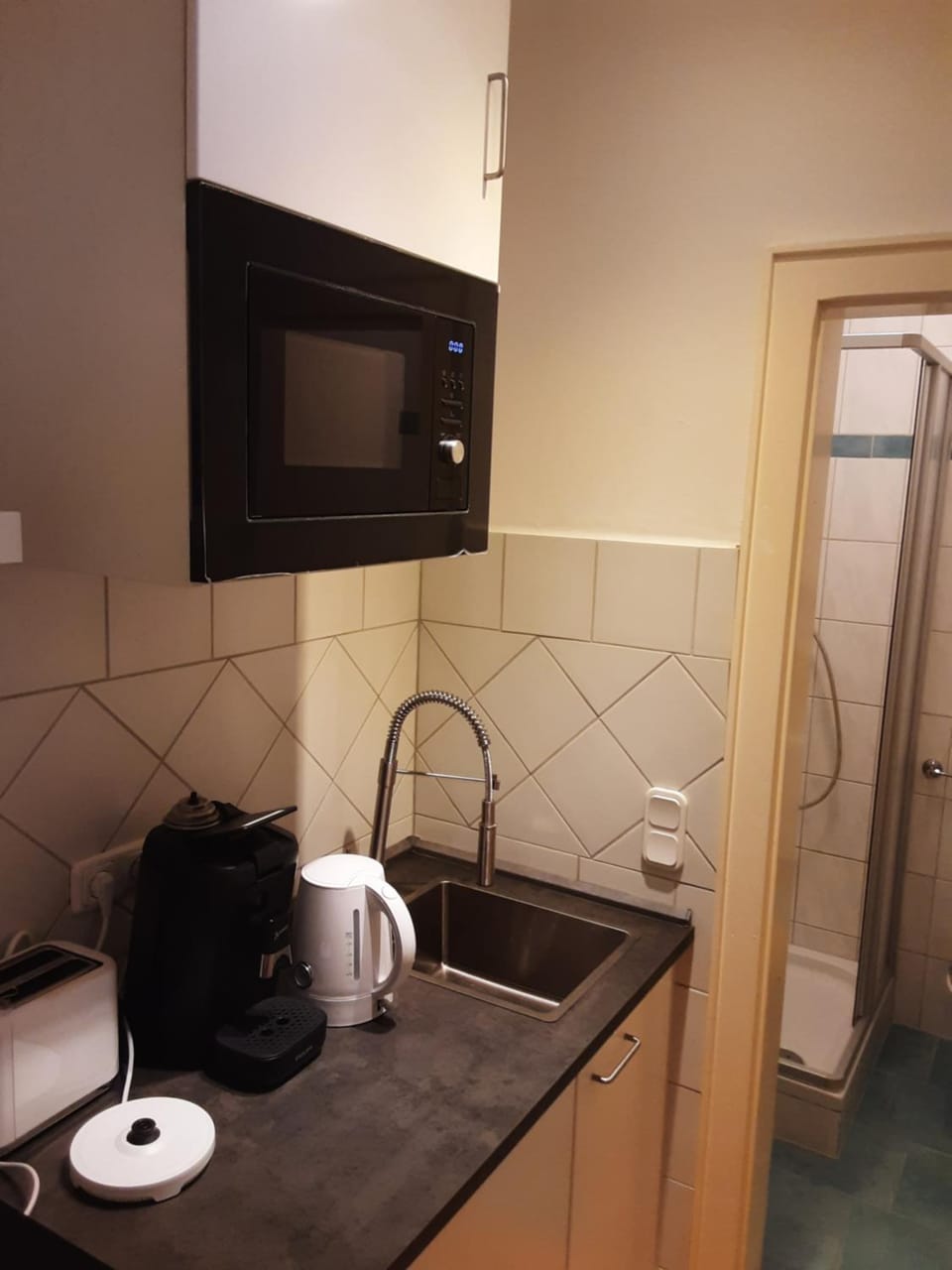 Kitchen or kitchenette