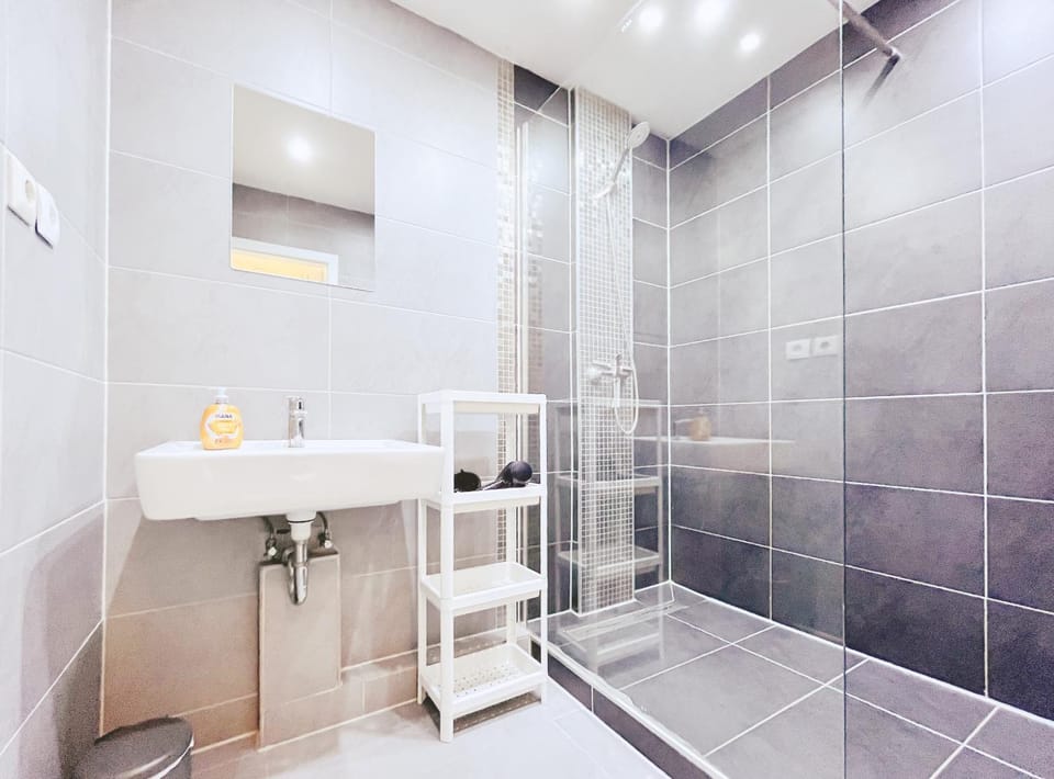 Shower, Bathroom
