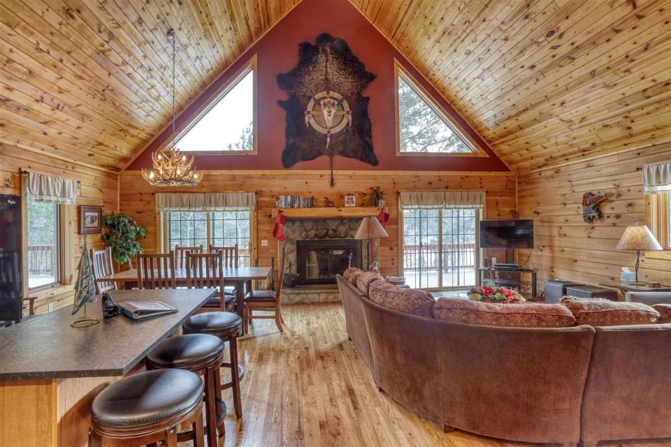 Great Pine Lodge House in North Lawrence