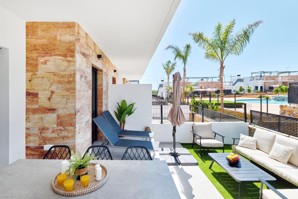 Property building, View (from property/room), Balcony/Terrace, Food