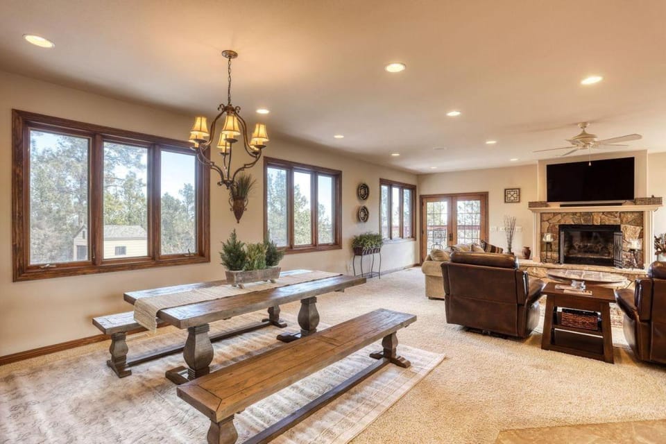 Highland Hilltop Retreat House in Pennington County