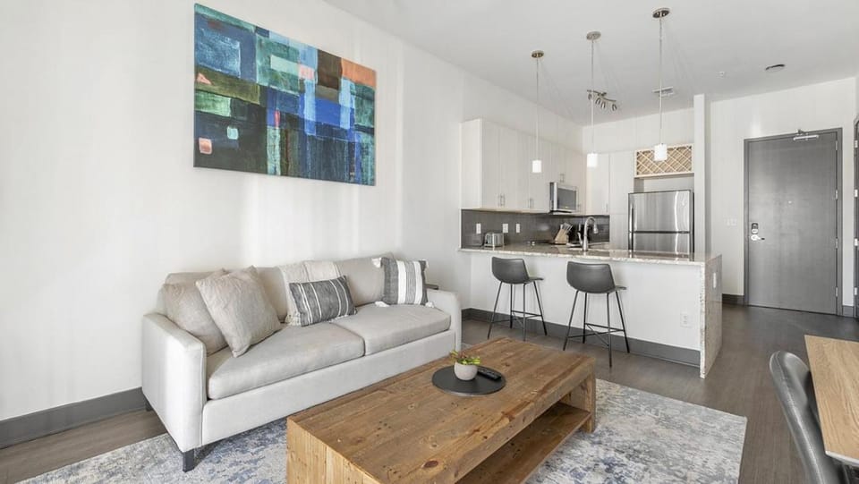 Landing Modern Apartment with Amazing Amenities (ID1400X813) Apartment in Birmingham