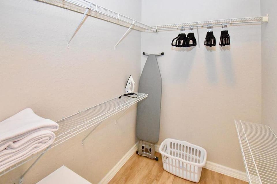 Landing - Modern Apartment with Amazing Amenities (ID3022X65) Apartment in Plantation