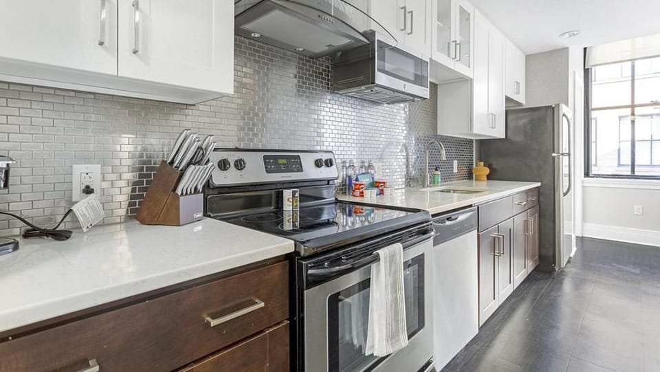 Landing - Modern Apartment with Amazing Amenities (ID7691X05) Apartment in Richmond