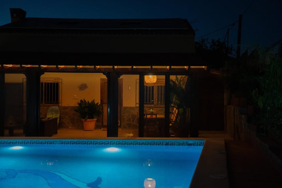 Property building, Balcony/Terrace, Swimming pool