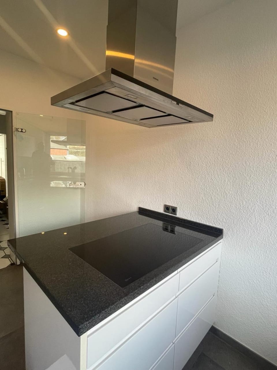 Kitchen or kitchenette, pet friendly, stove, kitchen