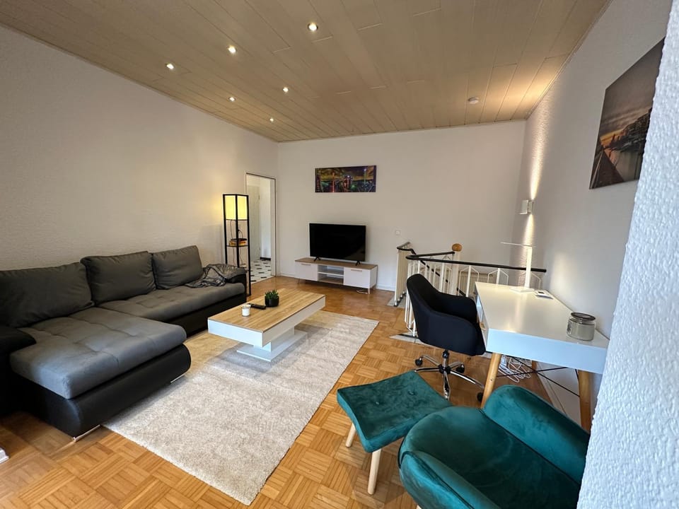 Communal lounge/ TV room, TV and multimedia, Living room, Seating area