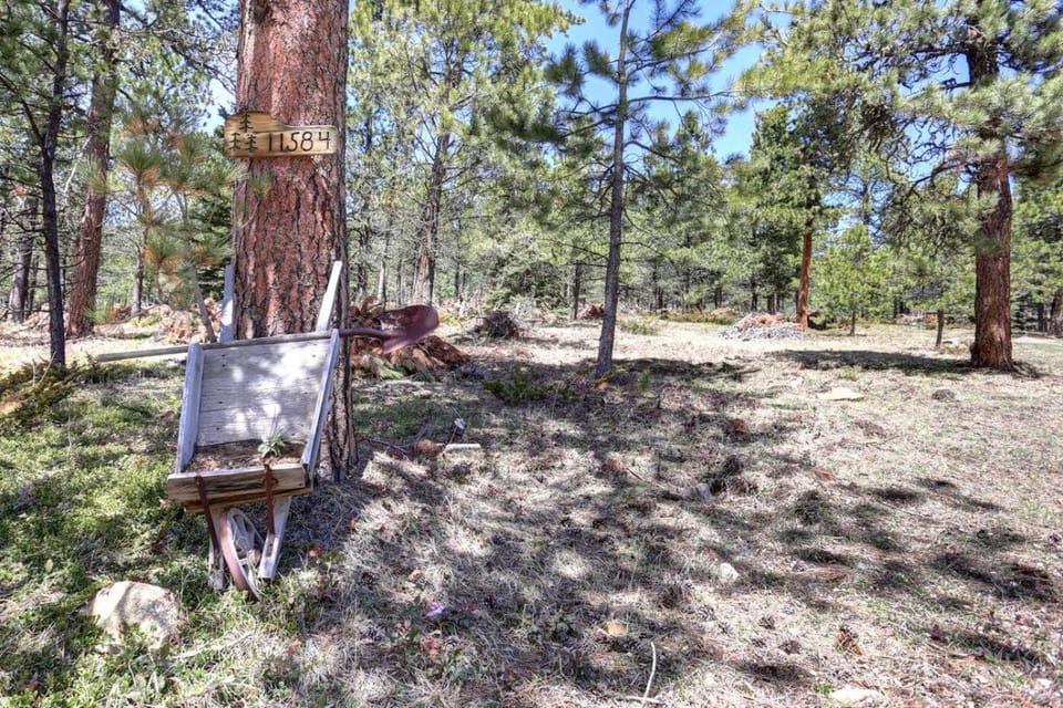 Midway Meadows - very Private! House in Pennington County