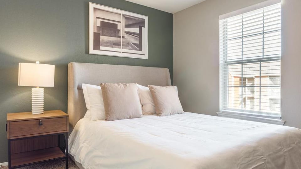 Landing Modern Apartment with Amazing Amenities (ID8733X1) Apartment in Edmond
