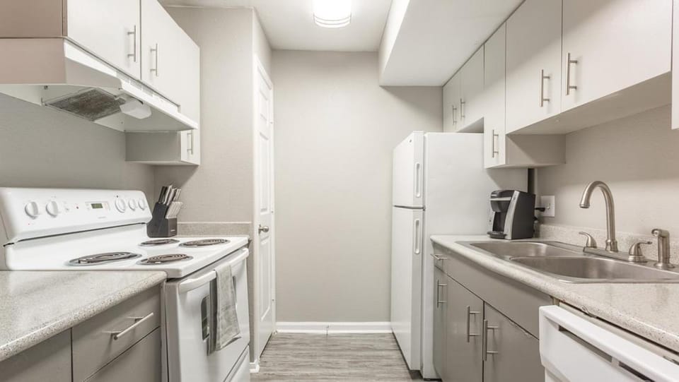 Landing Modern Apartment with Amazing Amenities (ID8733X1) Apartment in Edmond