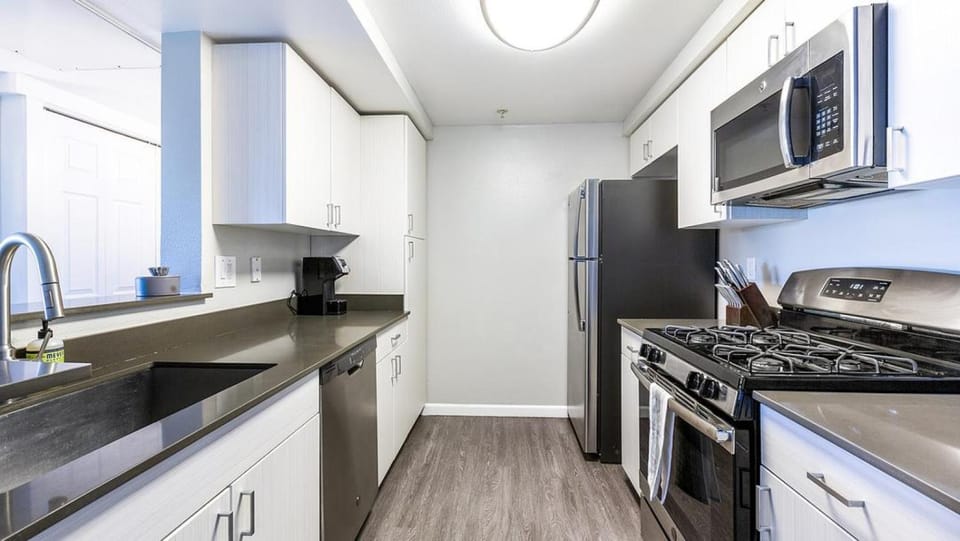 Landing Modern Apartment with Amazing Amenities (ID8352X36) Apartment in Sparks