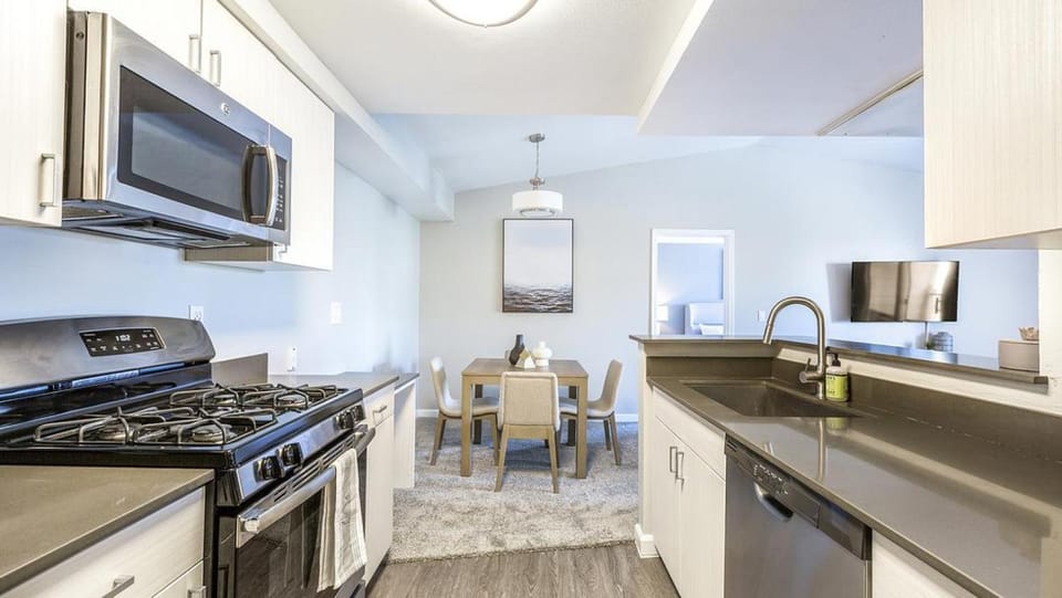 Landing Modern Apartment with Amazing Amenities (ID8352X36) Apartment in Sparks