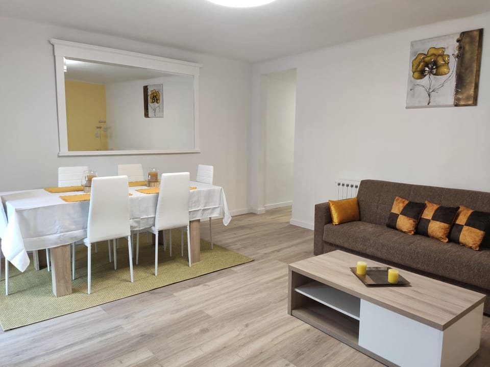 Living room, Dining area