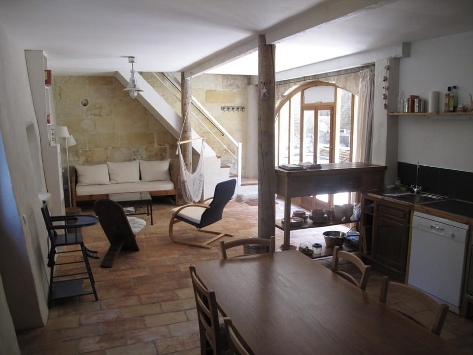 Living room, Dining area