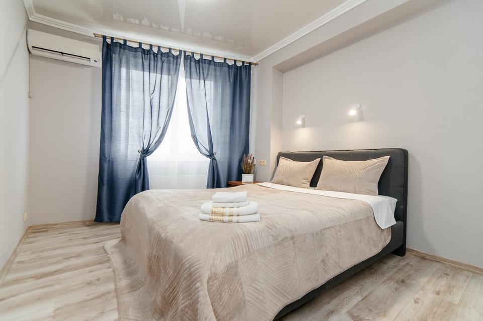 Bed, Bedroom, towels, air conditioner