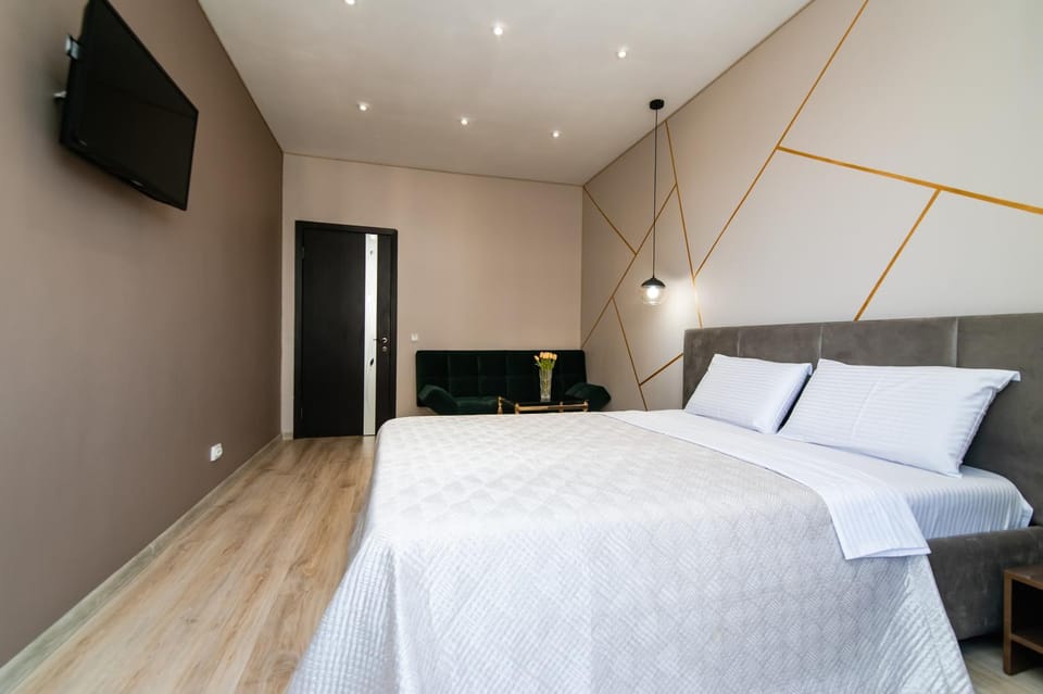Bed, TV and multimedia, Bedroom, air conditioner