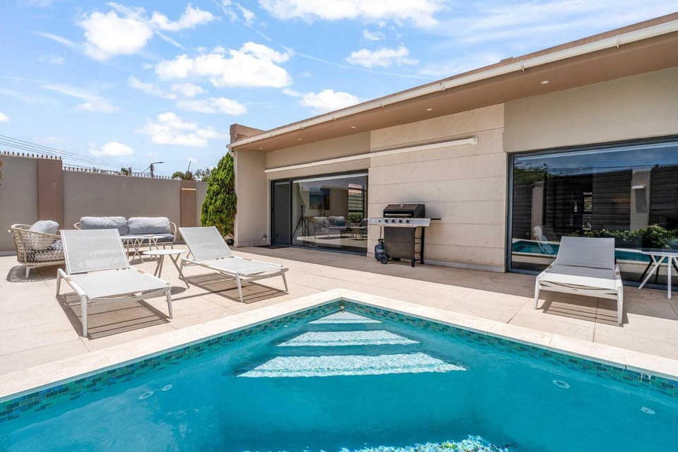 CD03 - Private Villa with pool - 5min from Eagle Beach - 4BR house Villa in Noord