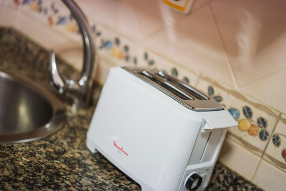 Ventana de Poniente, dos dormitorios frente a la playa con parking privado Apartment in Gijón