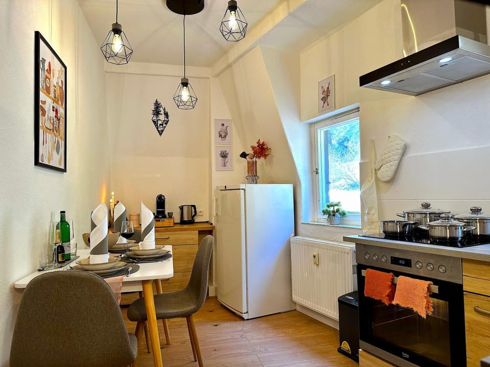 Coffee/tea facilities, Kitchen or kitchenette, Dining area, dishwasher, oven, pet friendly, stove