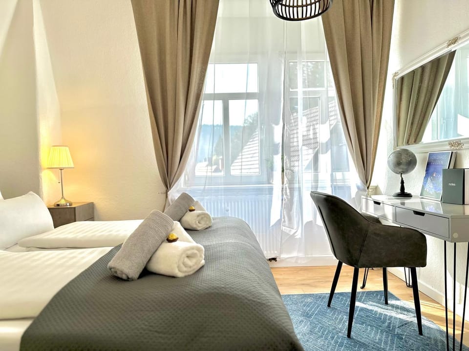 Bed, Photo of the whole room, Bedroom, hair dresser