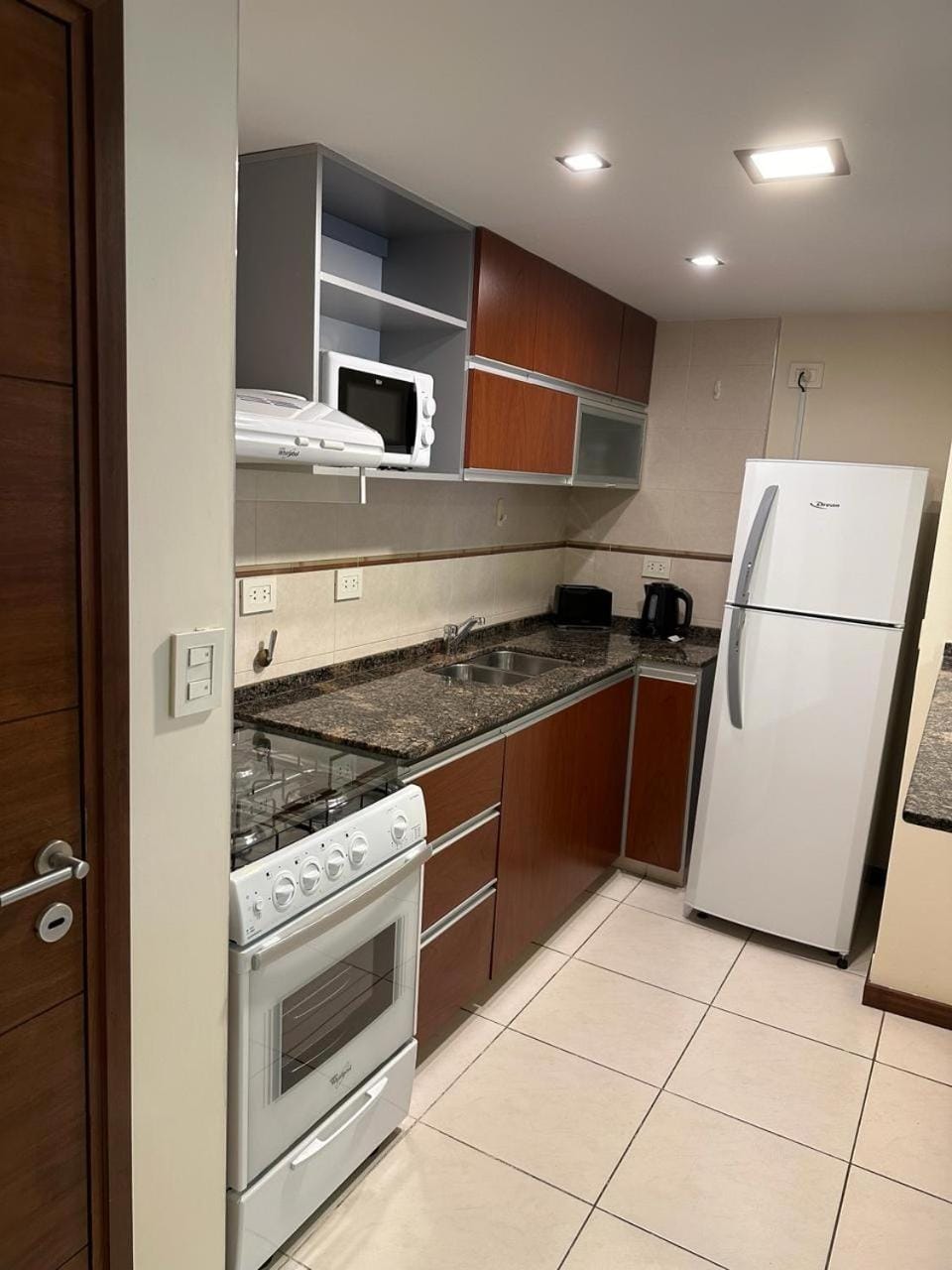 Kitchen or kitchenette, minibar, pet friendly, toaster