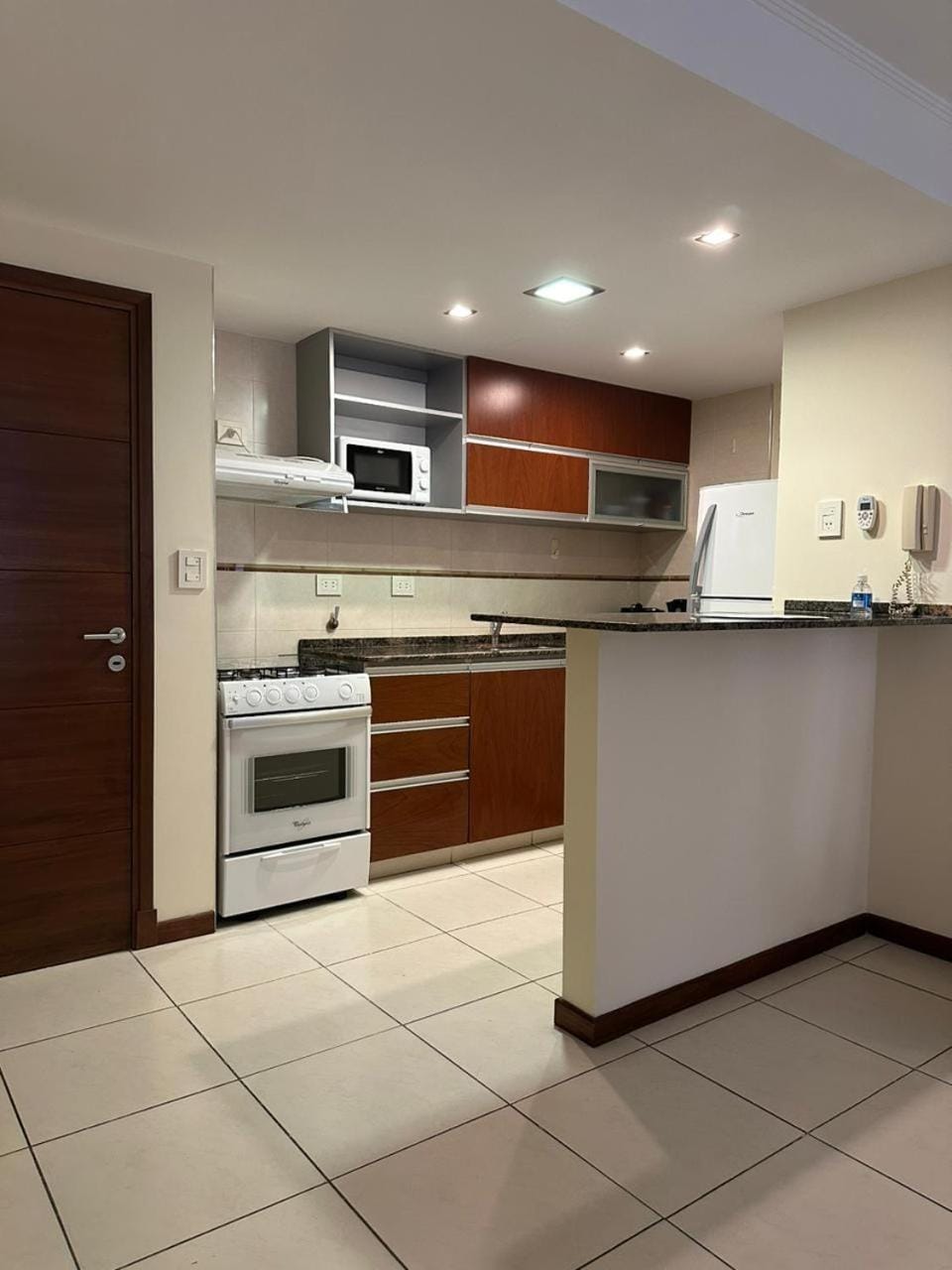 Kitchen or kitchenette, minibar, pet friendly, toaster