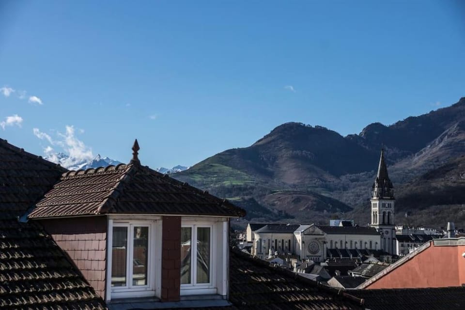 Le Panoramic - balcon - AC Apartment in Lourdes