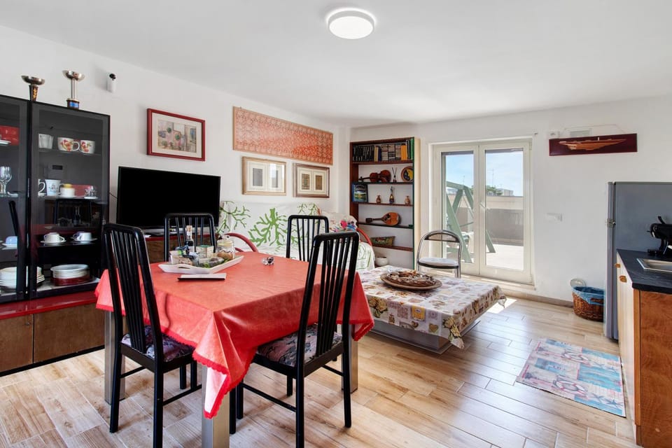 Property building, Kitchen or kitchenette, Living room
