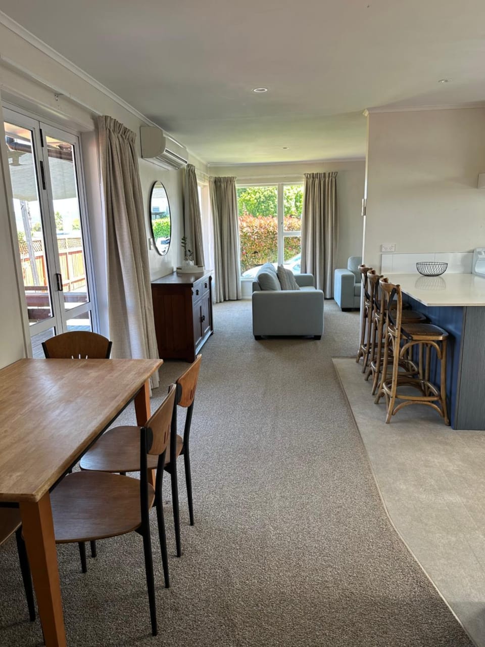 Living room, Seating area, Dining area, hair dresser