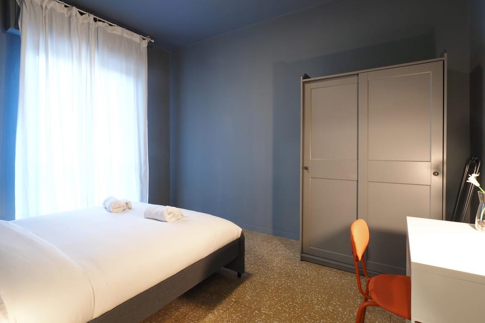 Bed, Photo of the whole room, Bedroom, hair dresser, wardrobe