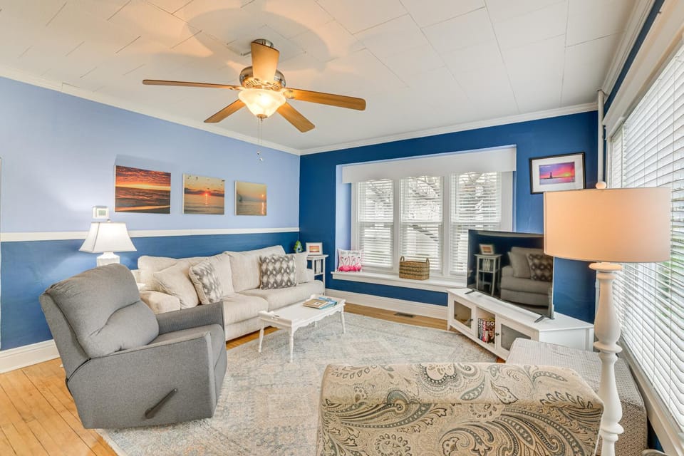 Ludington Home w/ 6 Bicycles < 1 Mi to Beach! House in Ludington