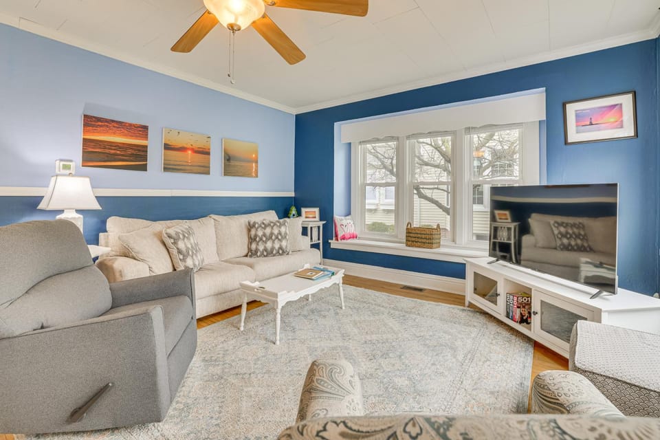 Ludington Home w/ 6 Bicycles < 1 Mi to Beach! House in Ludington