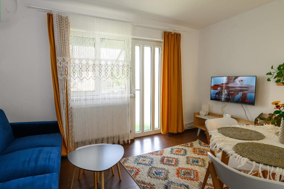 Apartament Corina cu parcare Apartment in Romania