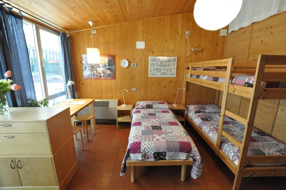 Photo of the whole room, Bedroom, bunk bed