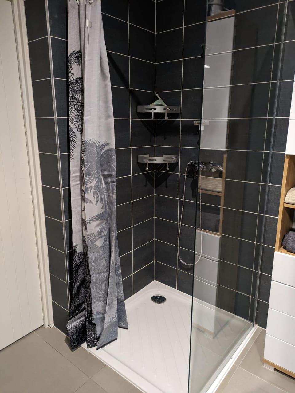 Shower, Bathroom, towels