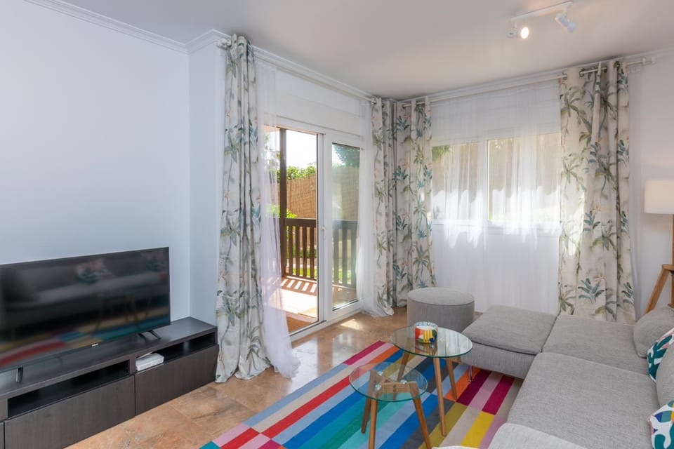 TV and multimedia, Living room, Seating area