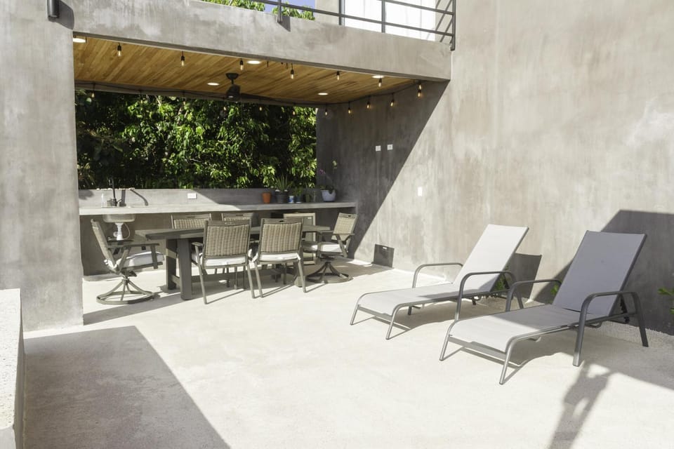 Dining area, sunbed