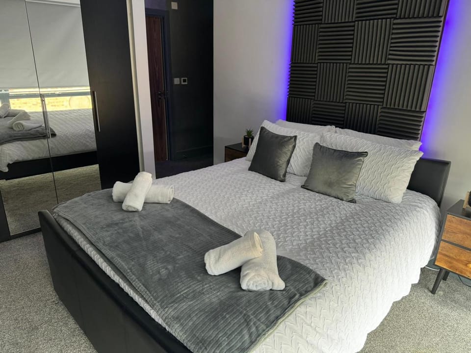 Bed, Bedroom, wardrobe