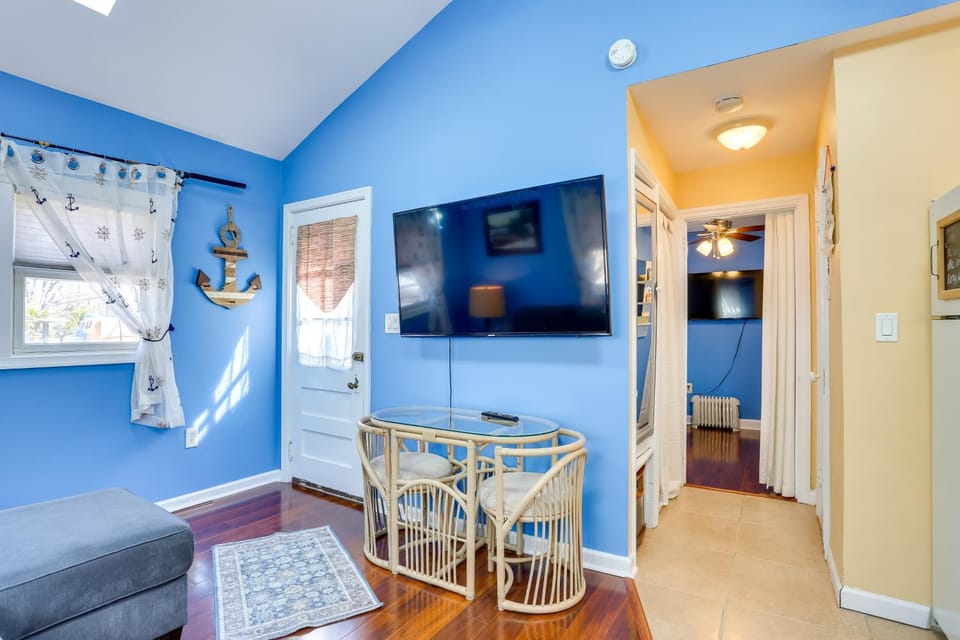Greenwood Lake Cottage w/ Shared Dock & Hot Tub! House in Hewitt