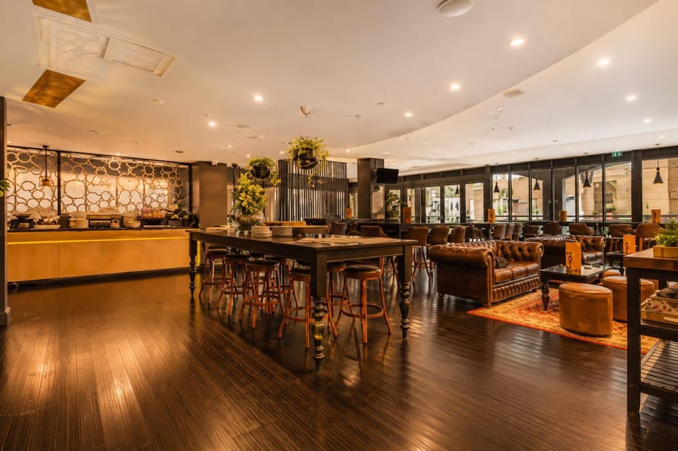 Stylish CBD 1BR - Gym & Lounge - Next to Chinatown Apartment in Melbourne