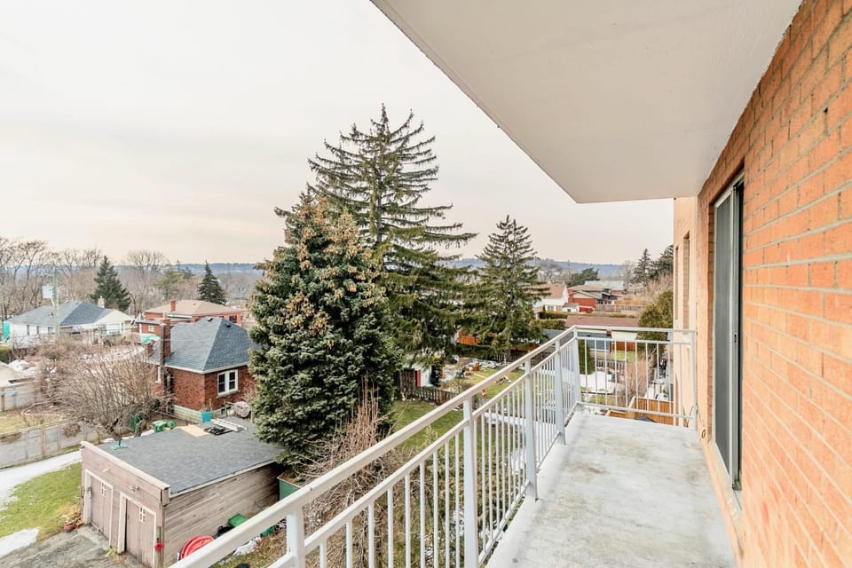 Property building, View (from property/room), Balcony/Terrace