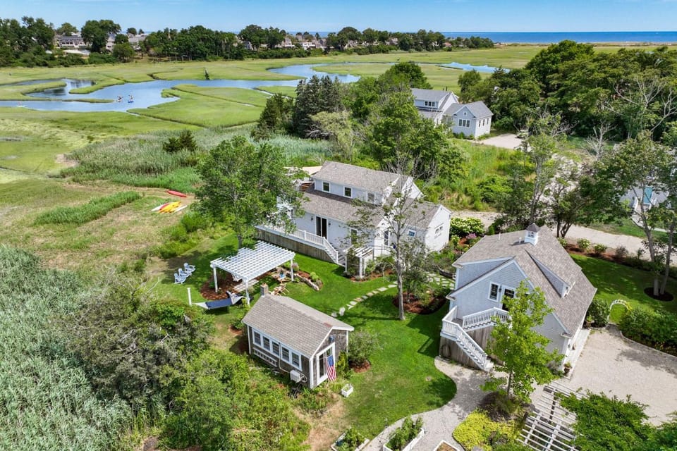 Marshside Cape Escape with Space Views House in Sandwich